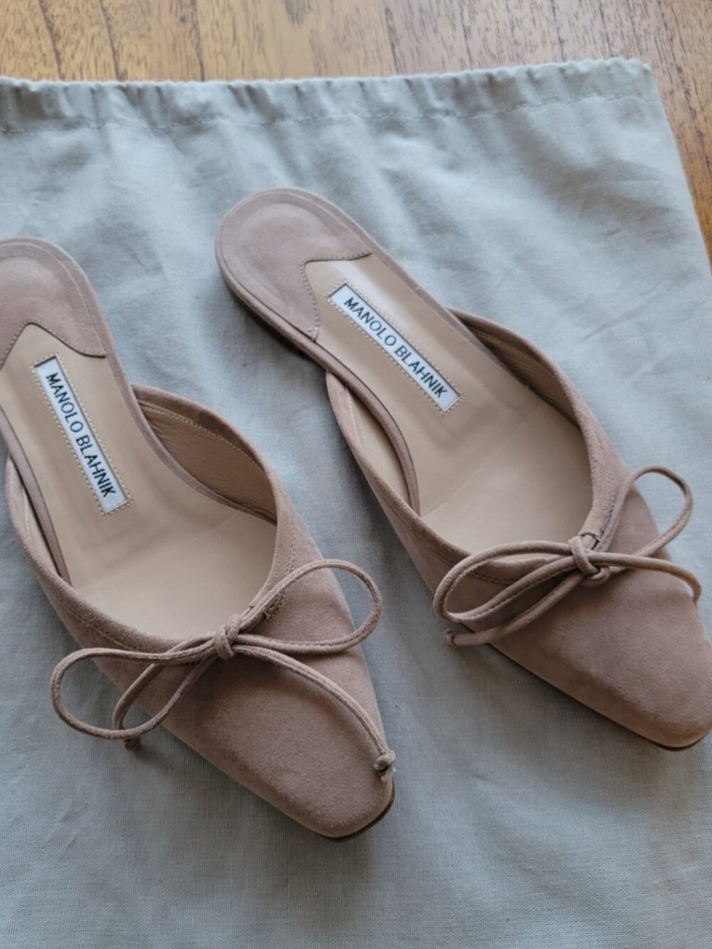 Manolo Blahnik Ballerimu Suede Bow Ballerina Flat Mules 37